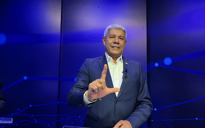 Jerônimo critica formato de debate e diz que sabatinas permitem apresentar propostas