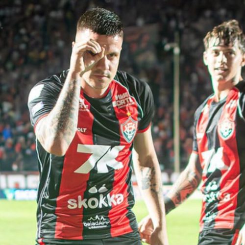 Artilheiro do Vitória recusa propostas de renovação e pode deixar o clube em 2027