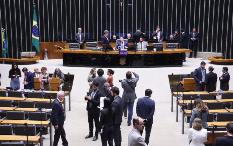 Câmara aprova fim da “taxa das blusinhas” em compras internacionais
