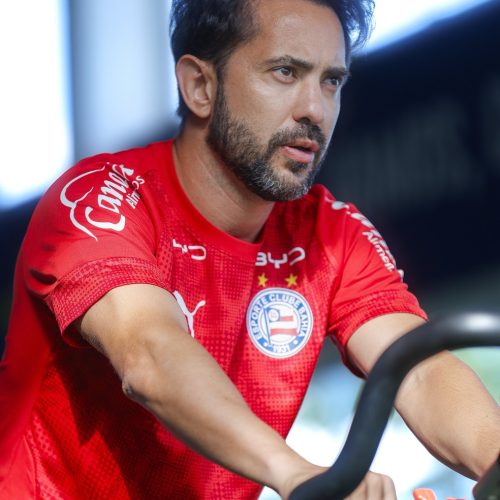 Everton Ribeiro treina normalmente e pode voltar a jogar pelo Bahia contra o Bragantino