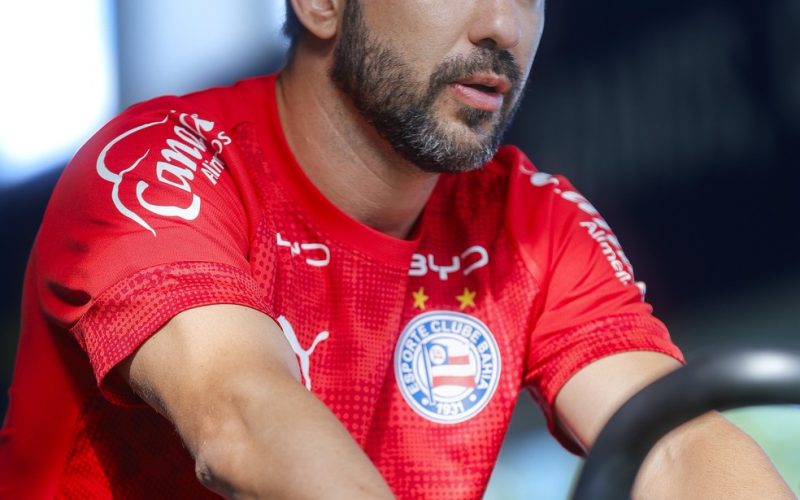 Everton Ribeiro treina normalmente e pode voltar a jogar pelo Bahia contra o Bragantino