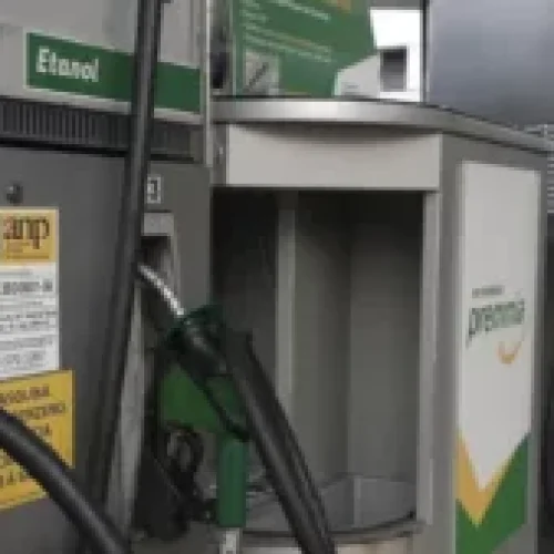 Governo reduz impostos sobre gasolina e etanol e cria subsídio para diesel; veja medidas