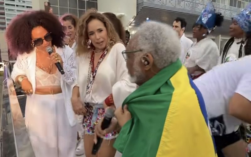 Assista ato pró-Lula reúne artistas e arrasta multidão em Salvador
