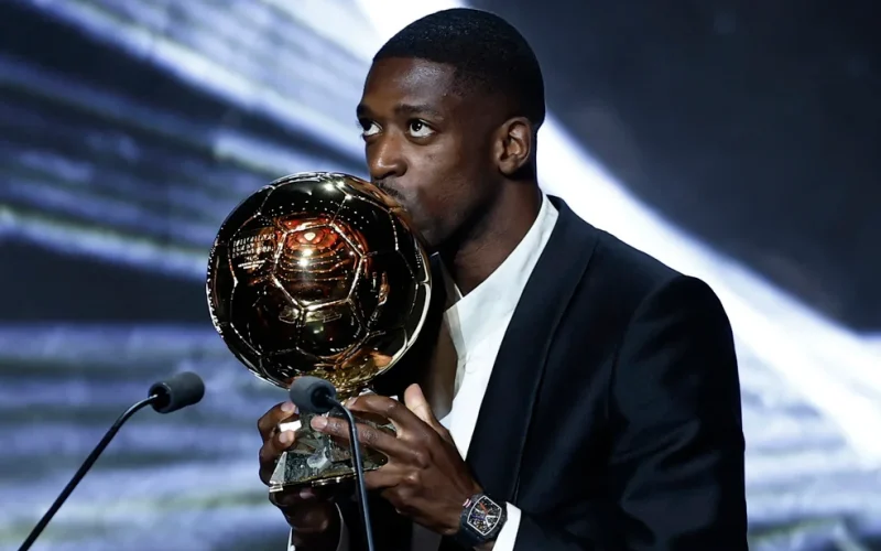 Dembélé é eleito Bola de Ouro 2025; brasileiro Raphinha surpreende e fica no Top 5