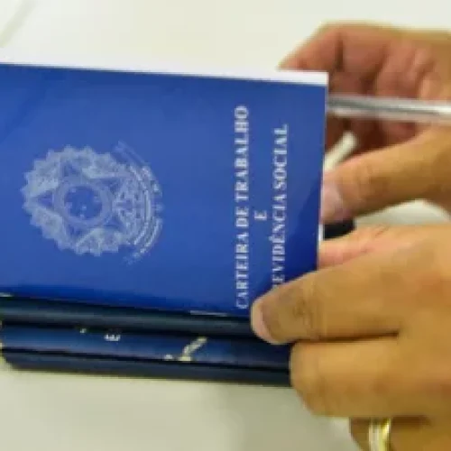 SIMM oferece mais de 370 vagas de emprego e estágio em Salvador