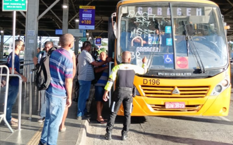 Prefeitura coloca os amarelinhos nas ruas com a cidade sem ônibus nesta sexta (22)