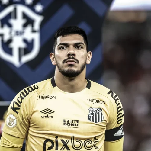 O Bahia oficializou a contratação do goleiro João Paulo, de 30 anos junto ao Santos