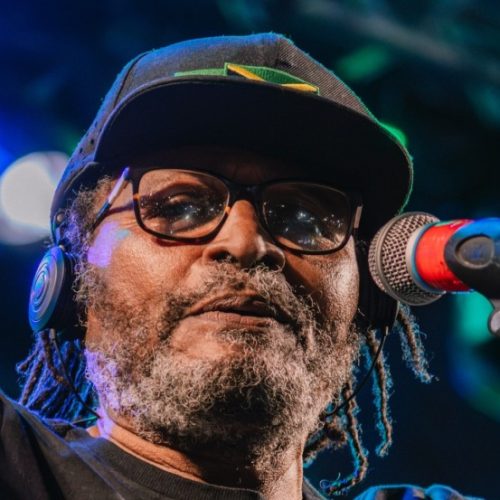 Edson Gomes cancela show no Pernambuco e segue em recuperação