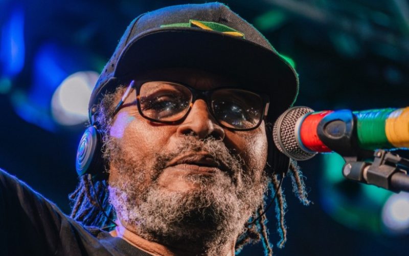 Edson Gomes cancela show no Pernambuco e segue em recuperação