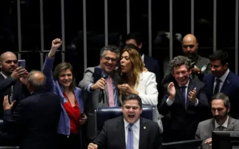 Fim da escala 6×1 foi aprovado no Senado, o que acontece agora?