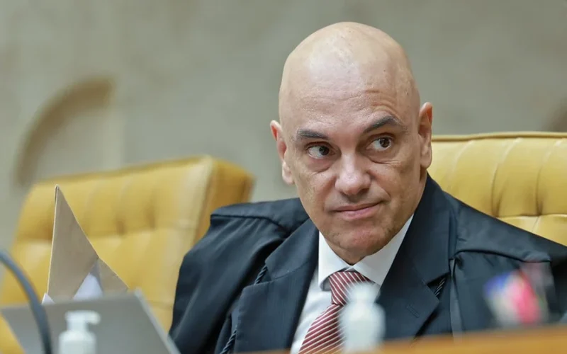 Alexandre de Moraes diz que bancos brasileiros poderão ser punidos caso cumpram sanções dos EUA