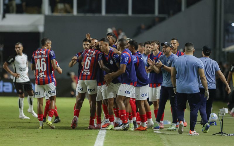 Assista o Bahia vence o Corinthians de virada na estreia do Brasileirão