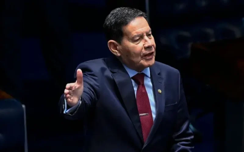 Hamilton Mourão foi o único senador contra o fim da escala 6×1; confira todos os votos