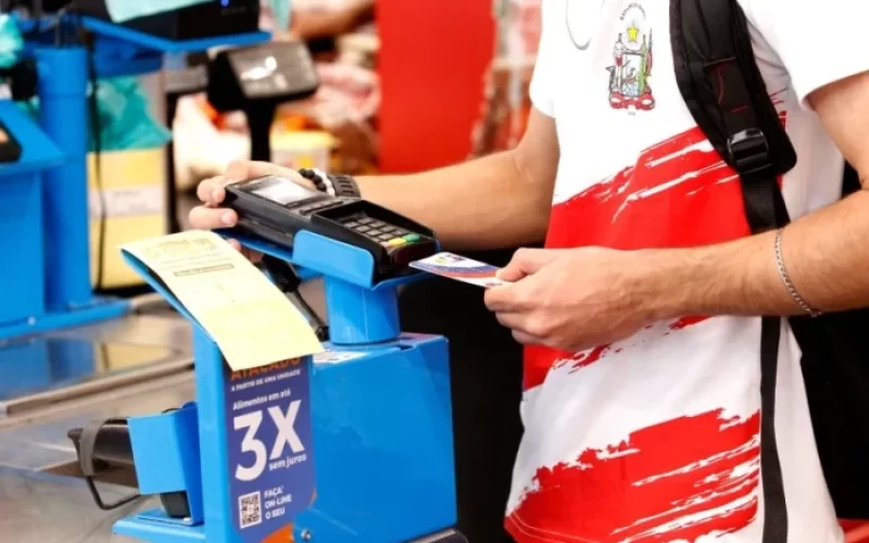 Bolsa Presença libera R$ 50,2 milhões para mais de 300 mil famílias nesta segunda (15)