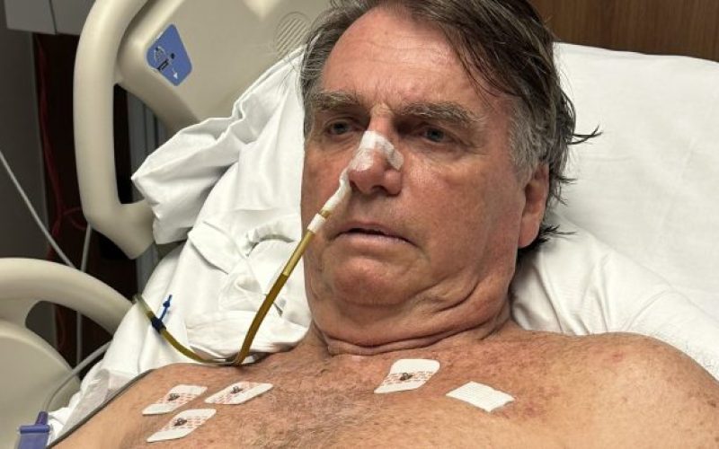 Bolsonaro volta a usar imagem do próprio corpo como estratégia política nas redes