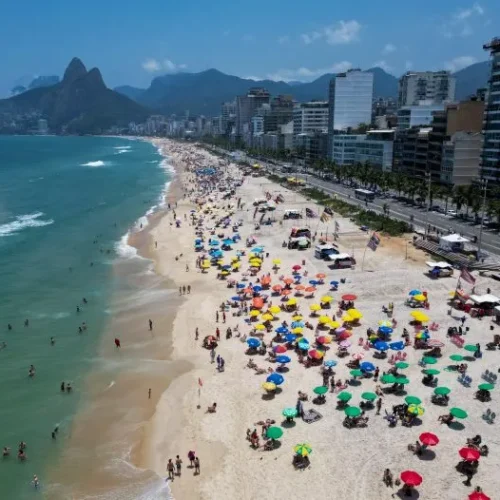 Brasil bate recorde e recebe 9 milhões de turistas em 2025