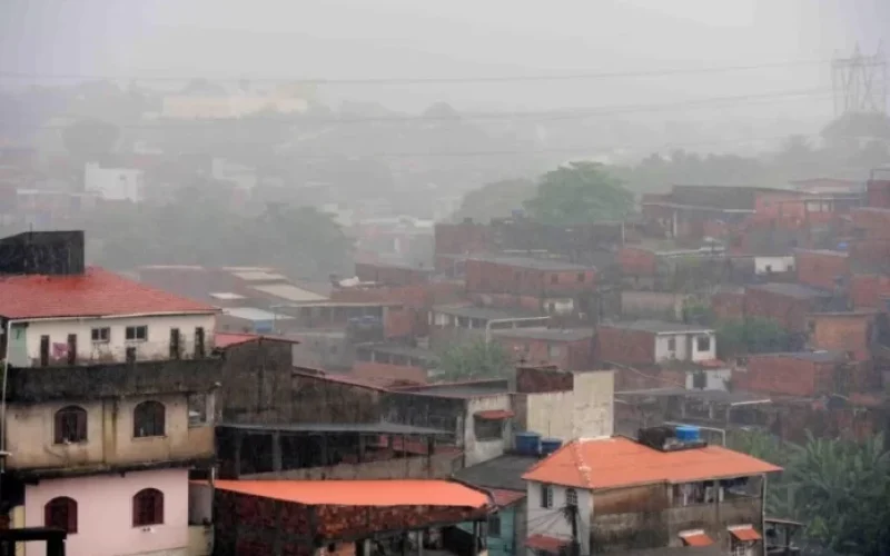 Salvador registra mais de 100 ocorrências por conta da chuva