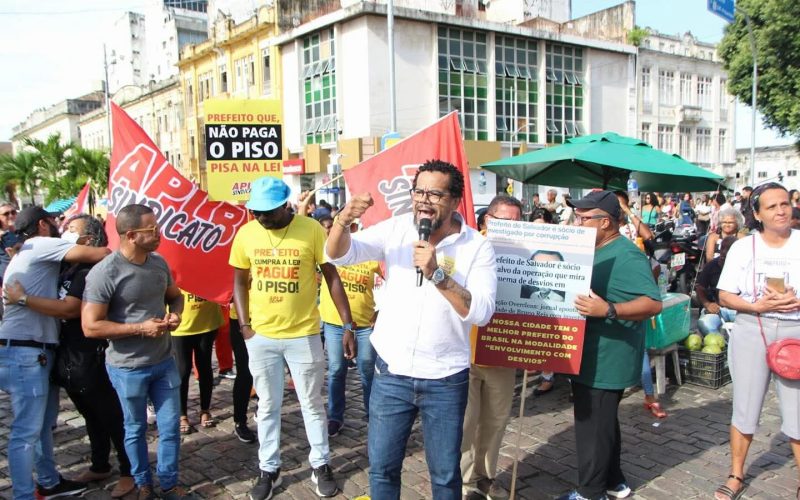 Kléber Rosa vai à justiça contra a decisão que definiu o ajuste salarial dos professores municipais de Salvador