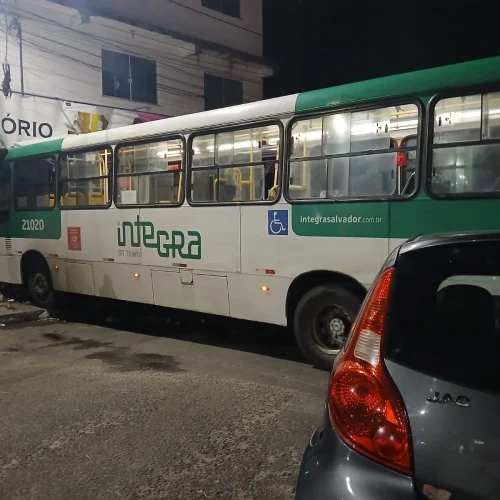 Grave acidente de ônibus deixa feridos na Boca da Mata, em Salvador, nesta quinta (04)