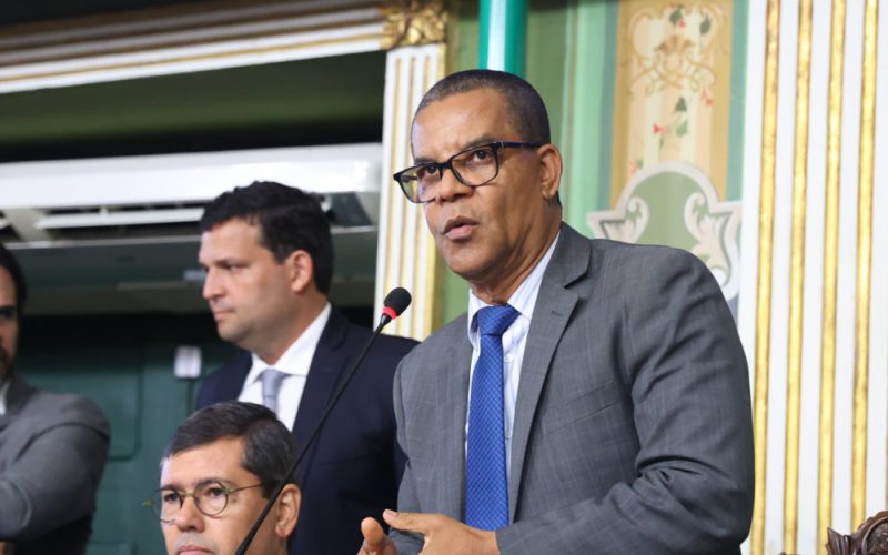 Vereador defende reabertura da Praia de São Tomé de Paripe