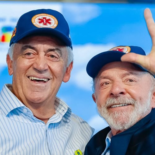 Aplaudido de pé em evento de Lula, Otto declara apoio a Rui e Wagner para o Senado