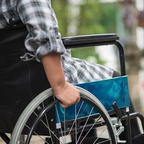 Dez pacientes paraplégicos apresentam recuperação inédita em estudo da UFRJ com proteína experimental