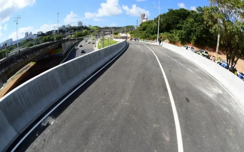 Prefeitura entrega ligação que permite tráfego direto da Av. Barros Reis para Av. Bonocô e desafoga Rótula do Abacaxi
