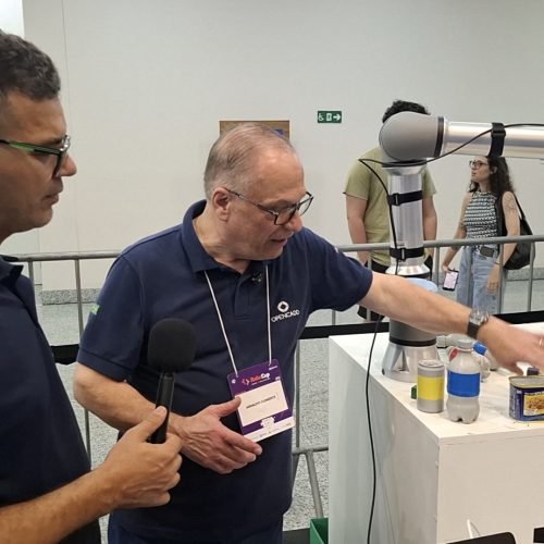 Competição com Braços robóticos desenvolvendo sistemas para soluções na sociedade