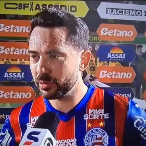 Everton Ribeiro diz no término do 1° tempo ” Vergonhoso “, Assista