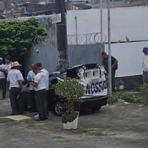 Assista um grupo de trabalhadores iniciam um protesto na Grande Bahia
