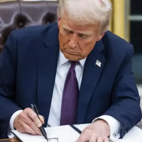 Trump assina tarifaço de 50% contra o Brasil, mas deixou quase 700 itens de fora