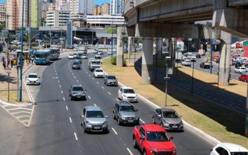 Jerônimo Rodrigues sanciona lei que dá descontos e perdão de dívidas do IPVA e licenciamento na Bahia