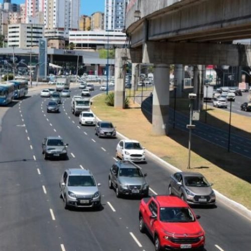 Jerônimo Rodrigues sanciona lei que dá descontos e perdão de dívidas do IPVA e licenciamento na Bahia