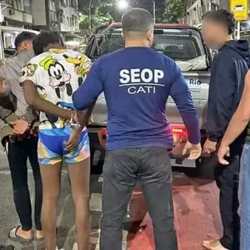 Dois turistas alemães ficam nus após assalto no Rio de Janeiro