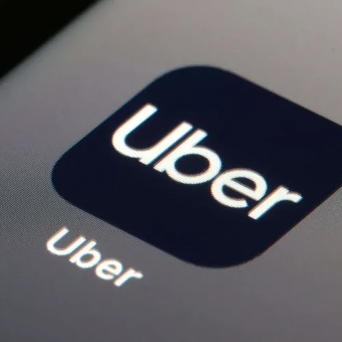Uber proíbe carros e aumenta regras para motoristas; veja o que muda