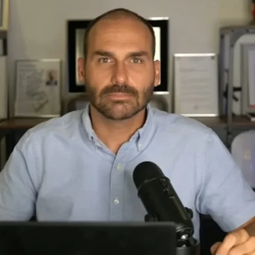Eduardo Bolsonaro ameaça família de Moraes: “Vou atrás de cada um de vocês”