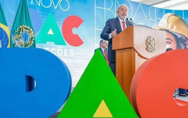 Lula anuncia R$ 9,7 bilhões para o transporte público