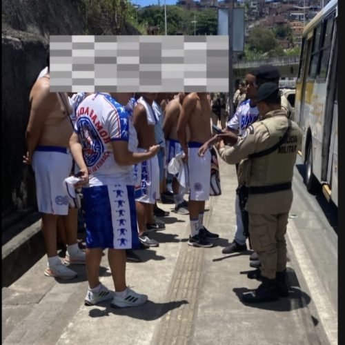 Veja vídeo de Torcedores da Bamor são pegos com artefatos em ônibus da Plataforma Transportes