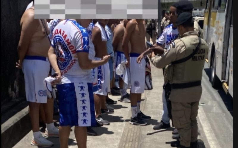 Veja vídeo de Torcedores da Bamor são pegos com artefatos em ônibus da Plataforma Transportes