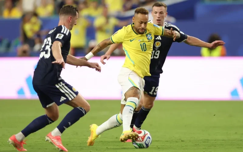 Ancelotti elogia mas não garante Neymar como titular contra o Japão