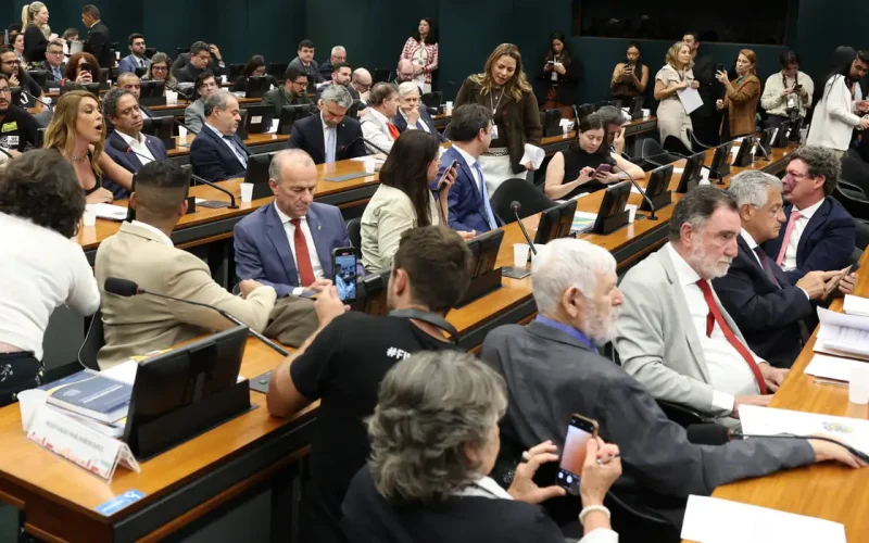 Votação para fim da escala 6×1 deve ocorrer nesta semana