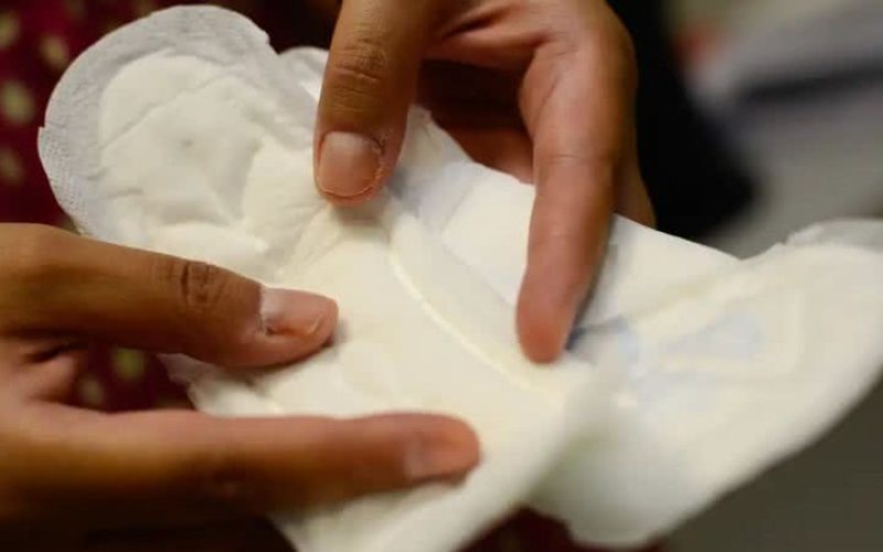 Mulheres podem ter folgas durante periodo menstrual; entenda o projeto