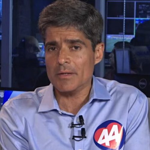 ACM Neto anuncia processo contra Jerônimo por calúnia