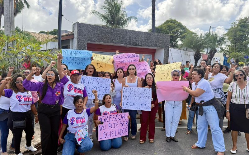 Moema pede cassação de presidente da Câmara de Lauro de Freitas suspeito de agredir companheira