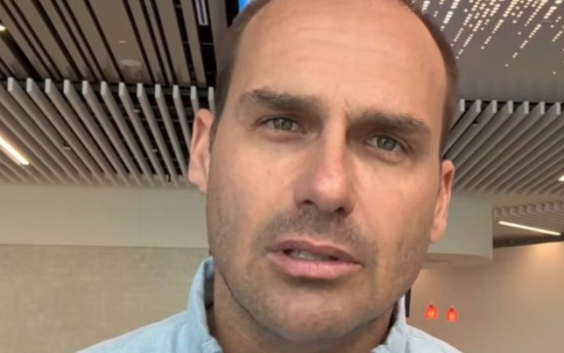 Eduardo Bolsonaro reage a críticas de Ricardo Salles e chama ex-ministro de “biruta político”