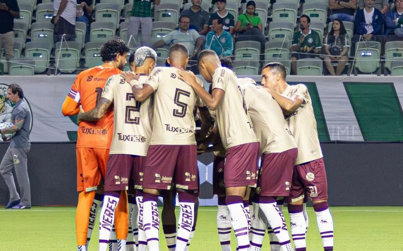 Com um a menos desde o 1º tempo, Jacuipense perde para o Palmeiras
