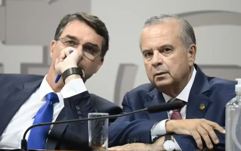 Aliados de Flávio Bolsonaro tentam enterrar fim da escala 6×1