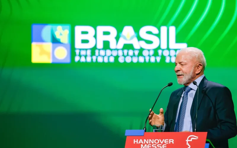 Lula chama guerra com Irã de “maluquice” em discurso na Alemanha