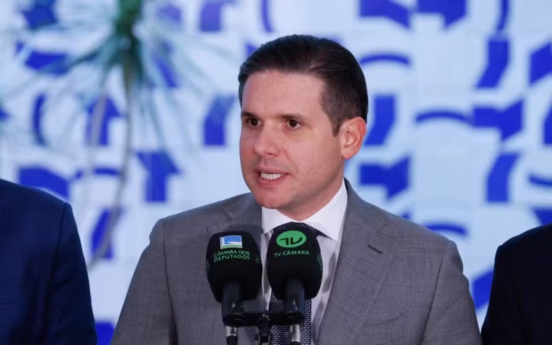 Motta defende redução da jornada de trabalho e diz que Congresso deve definir neste mês tamanho do corte