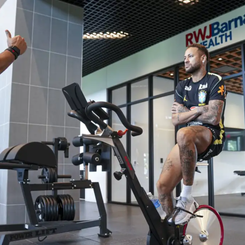 Neymar segue como dúvida para próximo jogo do Brasil